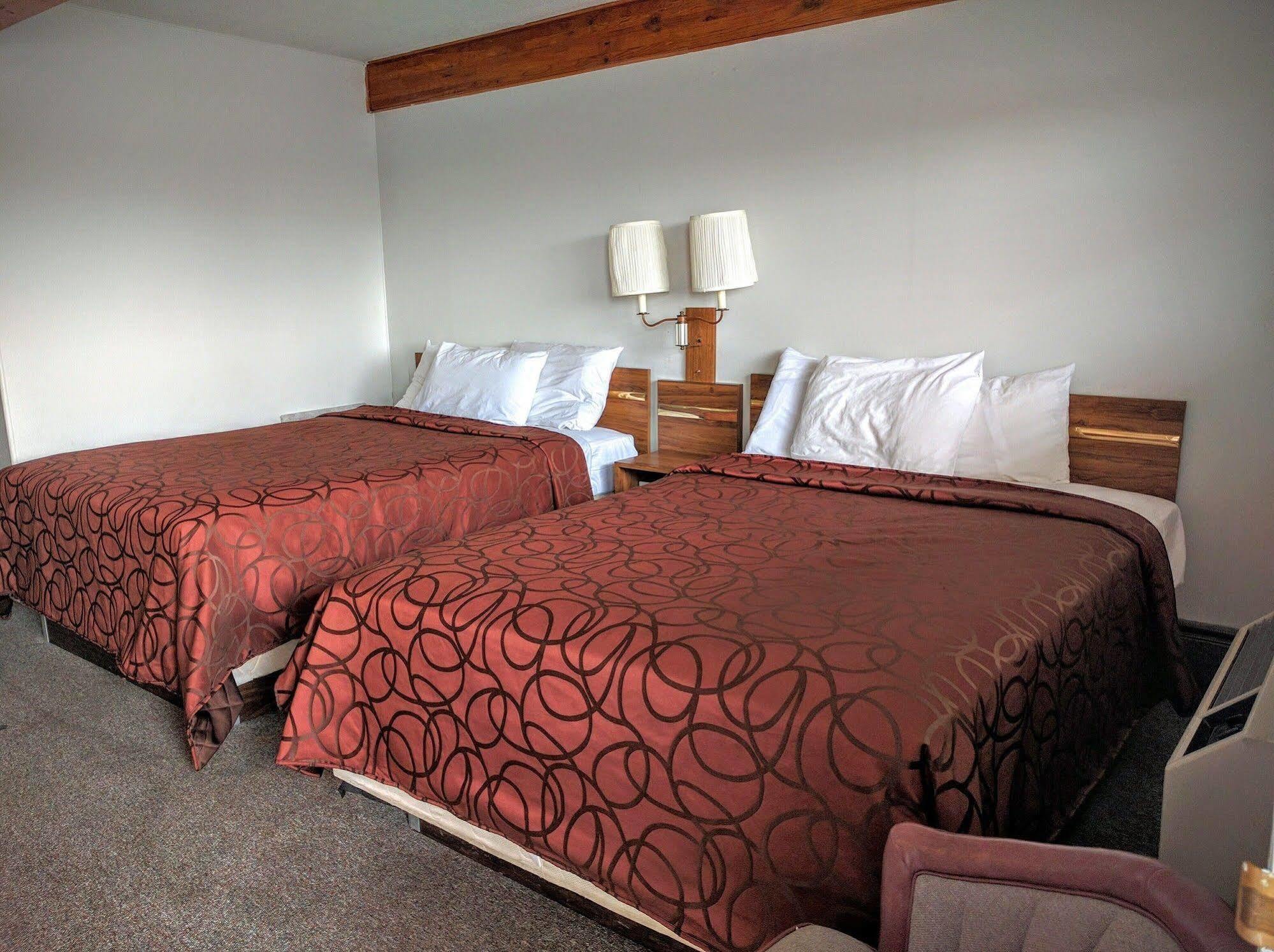 Tomahawk Motor Lodge Ривертон Экстерьер фото